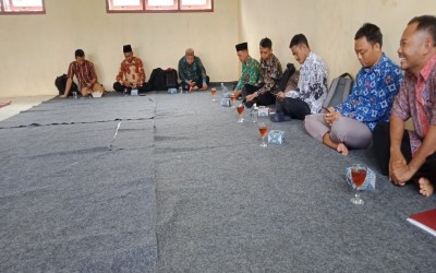 KKM MTsN 4 Tebo Gelar Meeting Rutin  Edisi Pebruari 2020 di MTs Raudhatul Iman